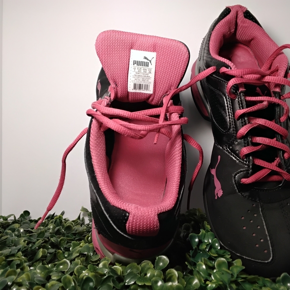 Puma Black Women's Athletic Sneakers with Pink Accents - Picture 6 of 8